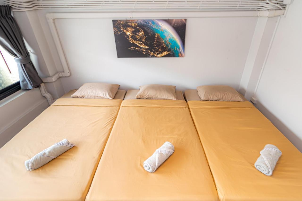 Snoozzze Hostel ใกล้รถไฟฟ้า ย่านบางรัก (Adults Only) Bangkok Eksteriør billede