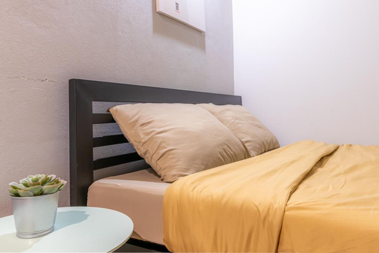 Snoozzze Hostel ใกล้รถไฟฟ้า ย่านบางรัก (Adults Only) Bangkok Eksteriør billede