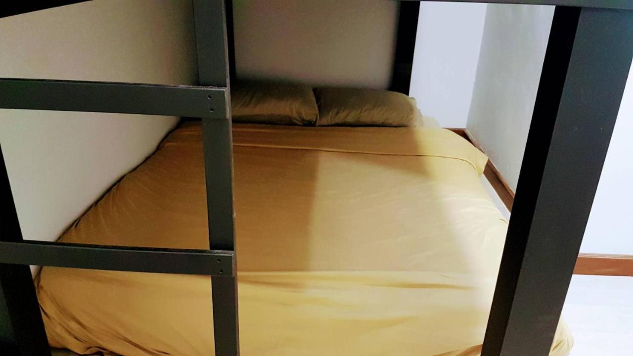 Snoozzze Hostel ใกล้รถไฟฟ้า ย่านบางรัก (Adults Only) Bangkok Eksteriør billede